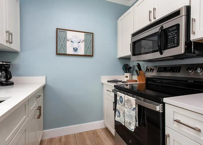 Resort With Heated Pool - Waterfront View, Steps To - Coral B-2 Clearwater Beach
