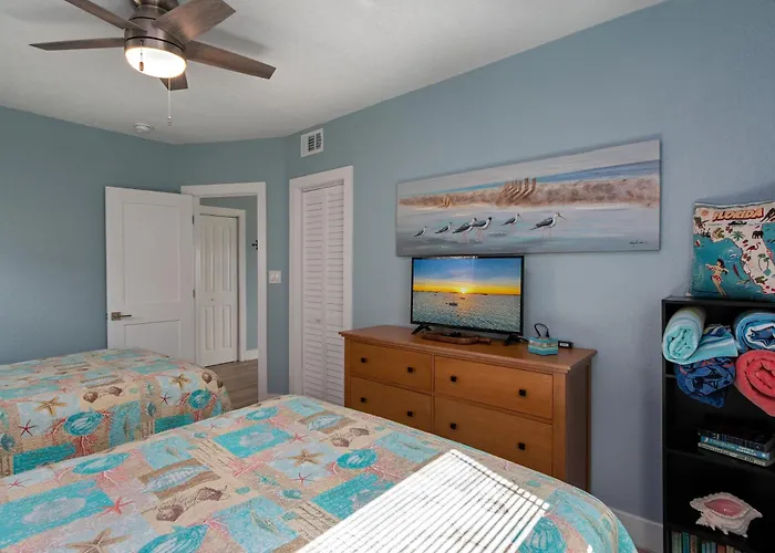 With Heated Pool - Waterfront View, Steps To - Coral B-2 * Clearwater Beach